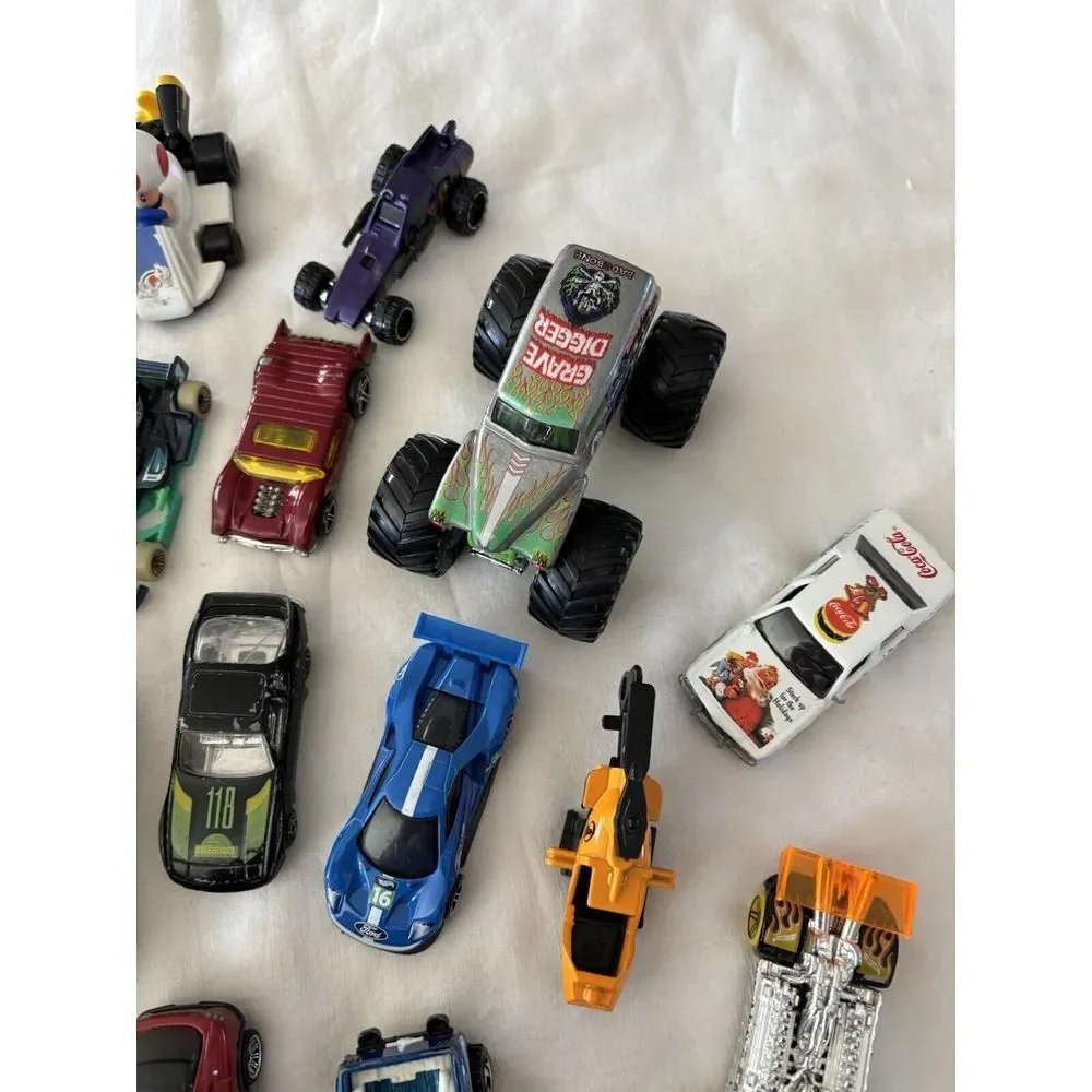 Hot WheelAnd Hot Wheel Type Cars‎ Bundle. Lots Of Different Items. Some super